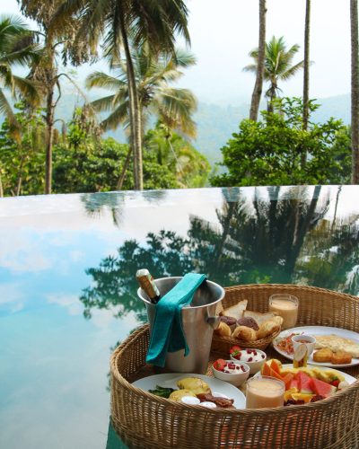Floating breakfast 1